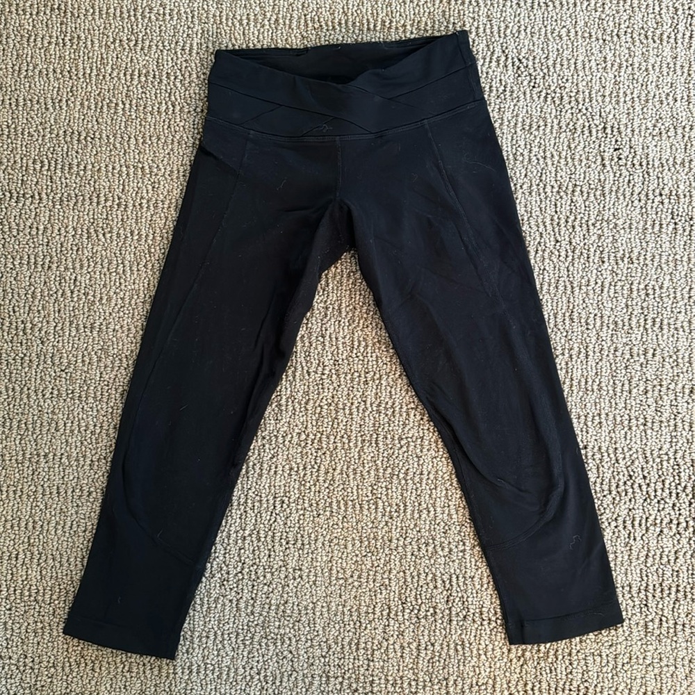Lululemon 25” black leggings Size 4